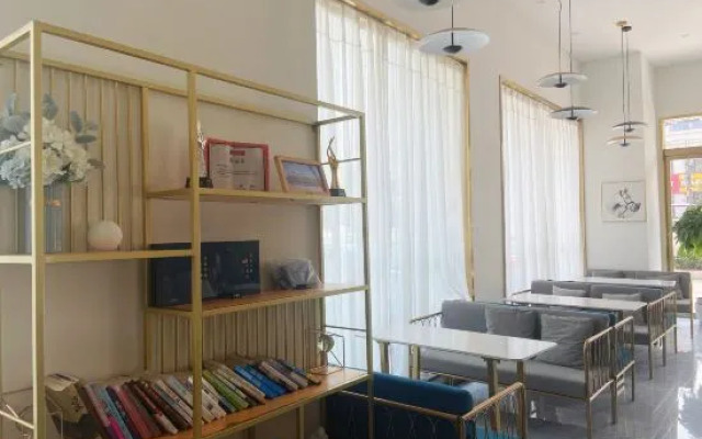 Starway Shangrao Raliway Station Hotel
