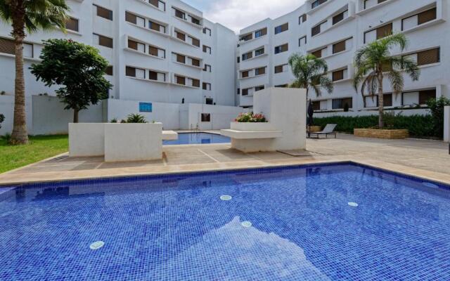 Luxury Apartment 100sqm with Pool WIFI Unlimited near Beach