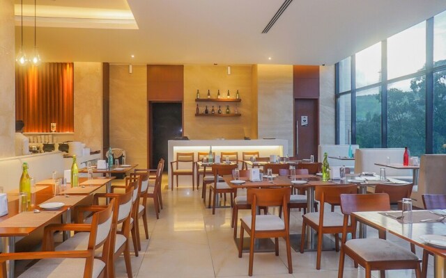 Capital O 18854 Grand Tamanna