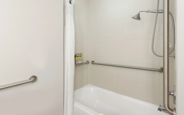 Holiday Inn Express Inn & Suites Searcy by IHG