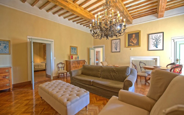 Inviting 6-bed House in Brindisi
