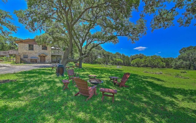 Countryside Cottage: 17 Mi to Downtown San Antonio