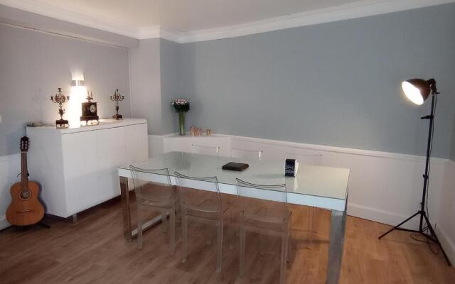 Appartement spacieux en centre ville, 2 chb, terrasse et garage