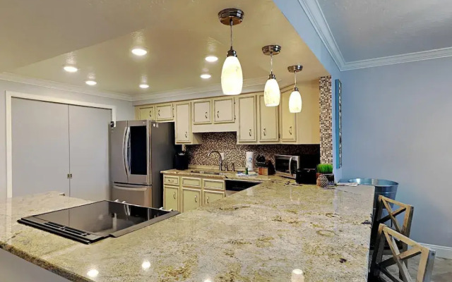 Shoreline Towers 3035