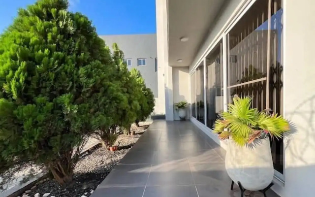 Apartment in East Airport