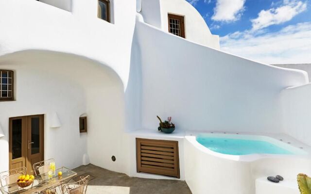 The Small Architect'S Villa Santorini