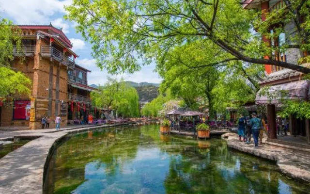 Yunmengze Hostel