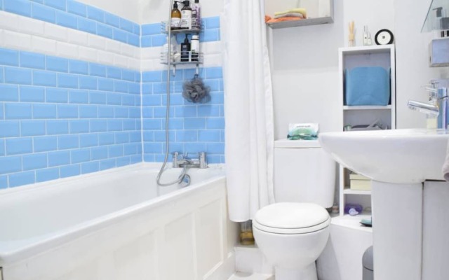 2 Bedroom Victorian Maisonette in Brixton