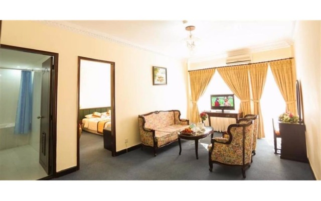 Royal Hotel