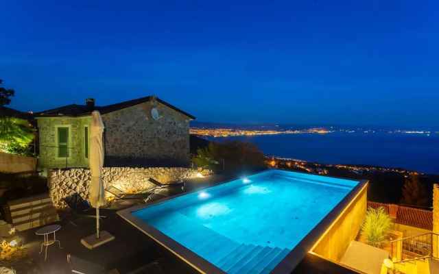 Villa Karla in Poljane