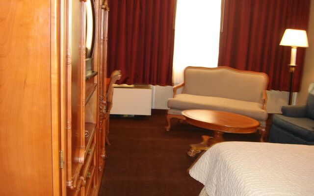 A Victory Inn & Suites - Muskegon