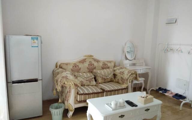 Wuhan Loving Home Apartment