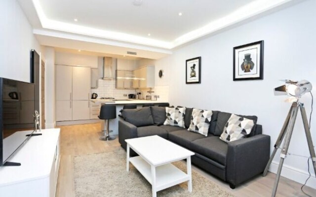 Modern, Stylish Apt. in Excellent Central Location