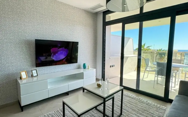 Luxury Apartment in Sunset Cliffs by Leo