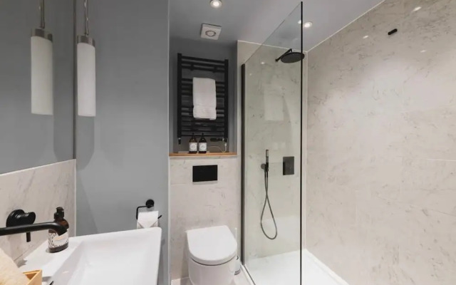 St Catherine s Hospital - Deluxe Apartment
