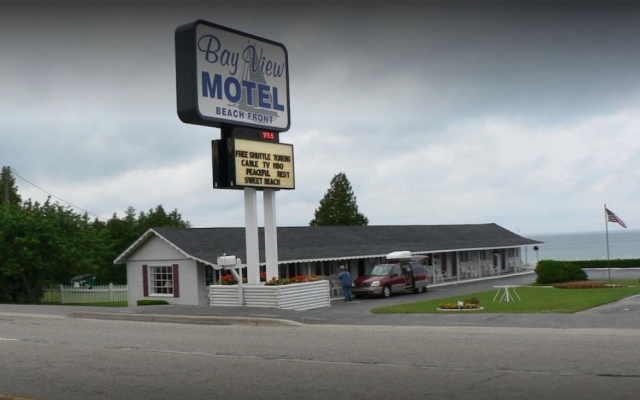 Bayview Lakefront Motel