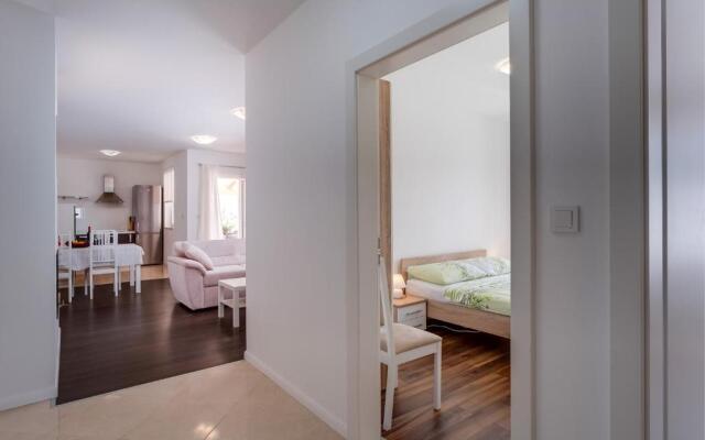 Apartment Mirna