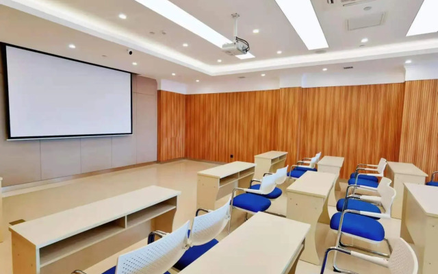 HanTing Premium Hotel (Changchun Shuangyang Yiyang Building)