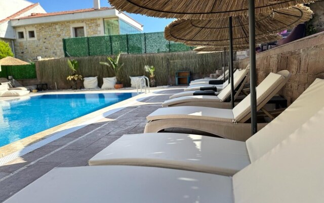 Stone House Foca Butik Otel