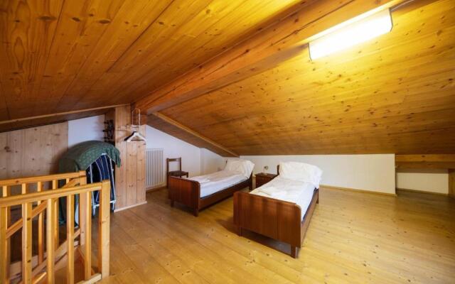 Mandarda stile rustico 6/8 letti