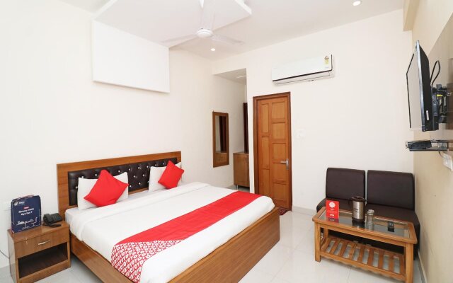 Chandra Palace By OYO Rooms