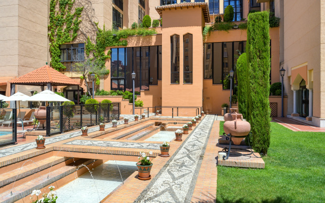 Saray Hotel