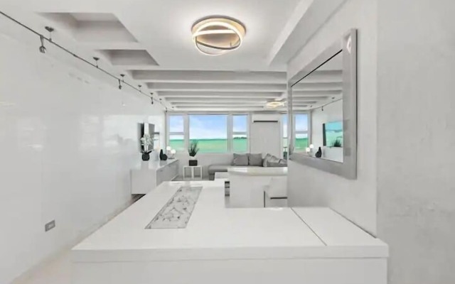Beach Front  Amapola SeaSide Apt