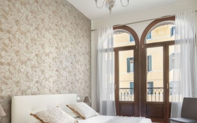 Accademia Charm Apartment n 2 2 - Locz