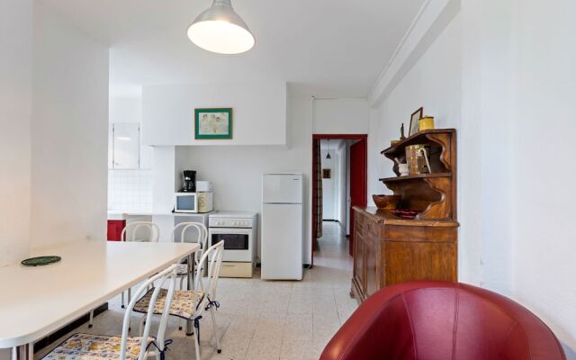 Beautiful Apartment in Mèze with Swimming Pool