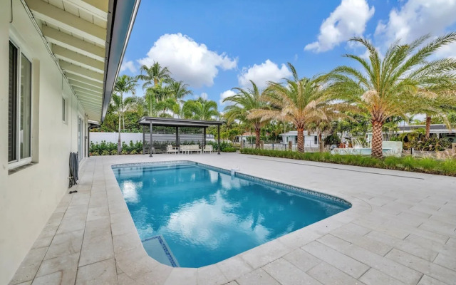 Waterfront Oasis w/ Enclosed Pool!