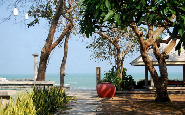 Baan Bayan Beach Hotel