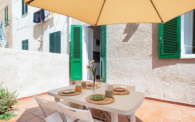 Juriol in Alghero With 1 Bedrooms and 1 Bathrooms