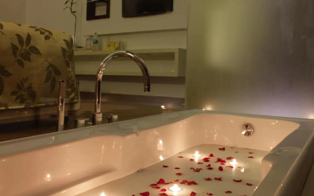 Ramee Grand Hotel and Spa, Pune
