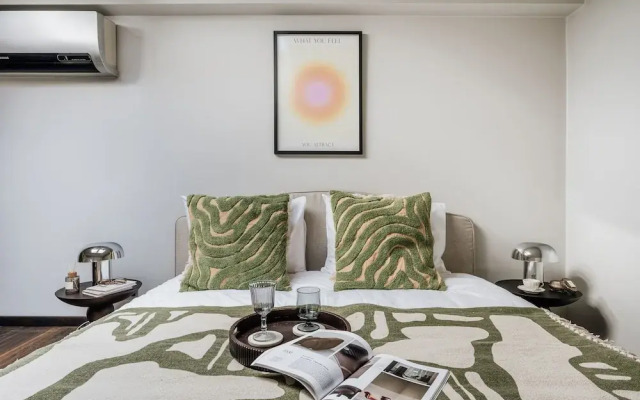 Eclectic Violet - LoftAffair