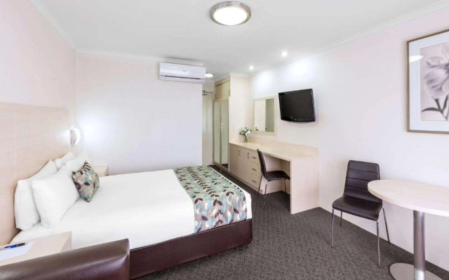 Garden City Hotel, BW Signature Collection – Guest Rooms – Narrabundah