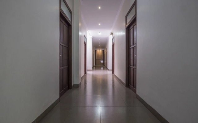 OYO 1631 Aristo Home