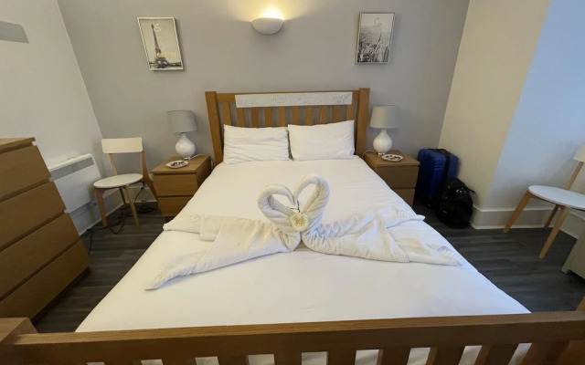 Bournemouth Holiday Let With Hot Tub & Sauna