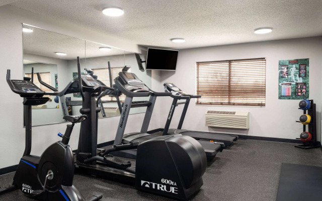 AmericInn by Wyndham Shakopee Near Canterbury Park