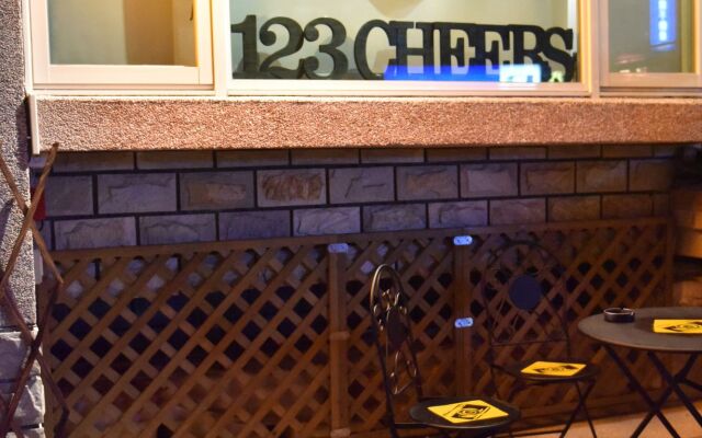 123 Cheers Hostel