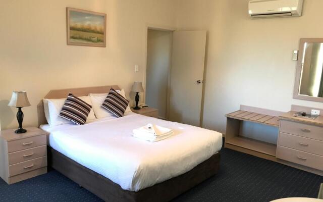 Orange Motor Lodge