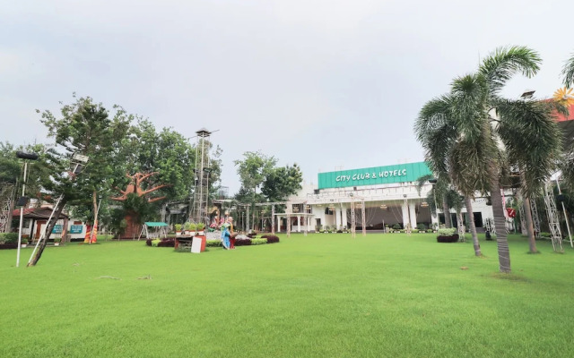 City Club & Hotels By Oyo Rooms