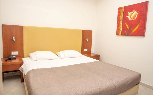 Отель Bomo Tosca Beach