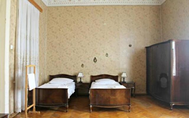 Traveller's House
