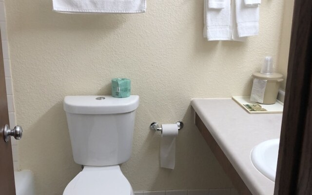 AmeriVu Inn & Suites