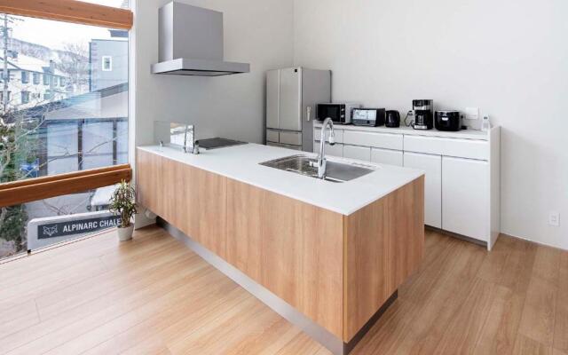 Alpinarc Chalet by Hakuba White Fox Company