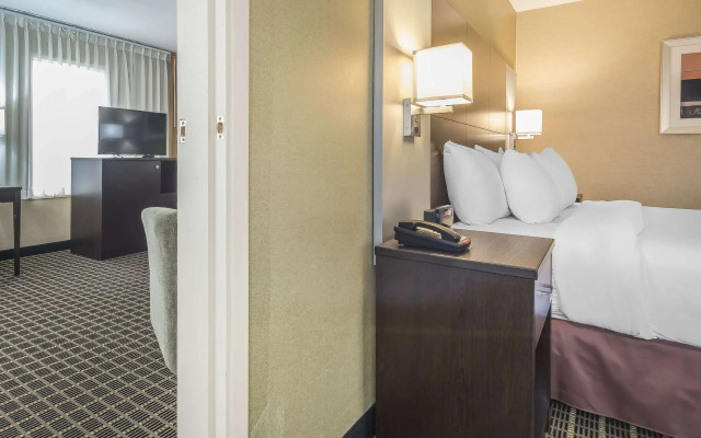 Quality Inn & Suites Downtown