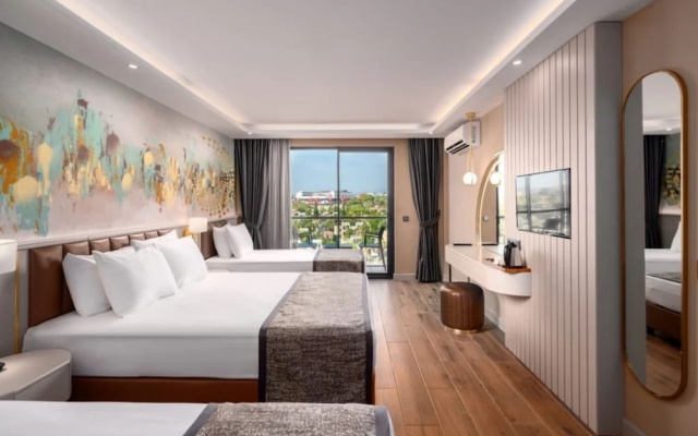 Grand Paradise Hotel