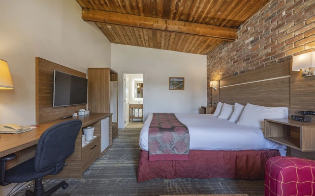 Ramada Gananoque Provincial Inn