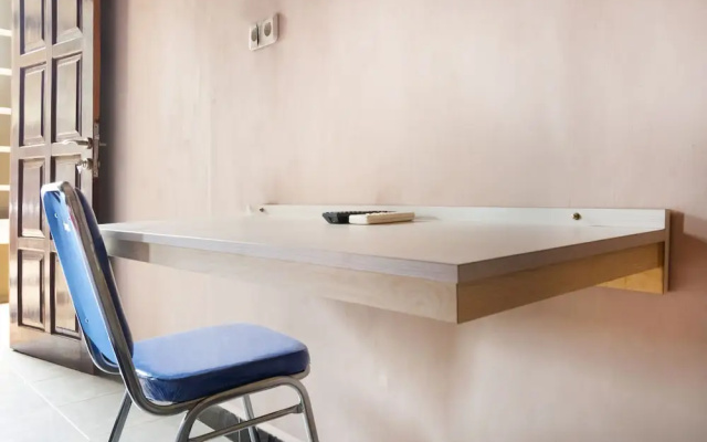Adelia Residence By Oyo Room