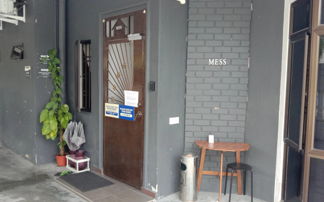 OYO 89933 Nun Hotel